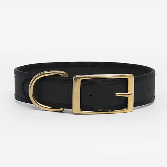 Collare Liu Jo Basic con borchie cuori in soffice PVC ecologico e buckle dorato